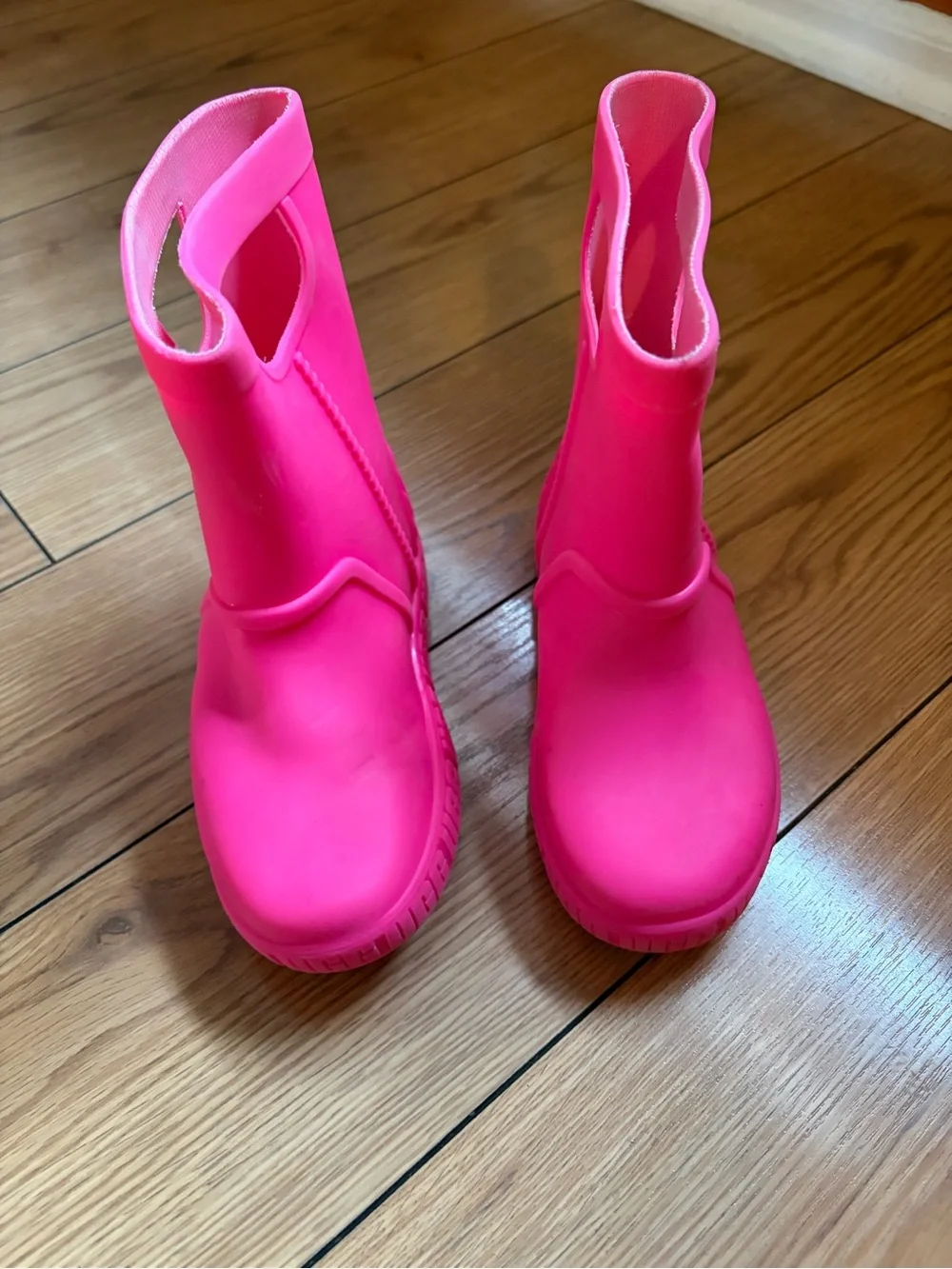 UGG Toddler Drizlita Waterproof Rain Boots in Hot Pink